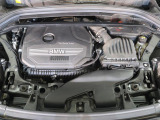 安心のBMW認定中古車は100項目の箇所を徹底的にチェック致します。機械的な箇所や電気系、コンピューターなどをご納車前に点検し、交換基準に達した部品は全て新品に修理返品した後にご納車致します。
