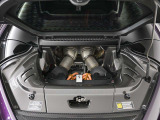 3.0L V6ツインターボエンジンに加え、モーターを搭載したプラグインハイブリッドモデルでございます。