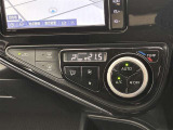 オートエアコンは温度を設定するだけで、自動で風量などを設定してくれます。運転しながら操作も必要ないので、安全性も向上します。
