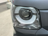 LEDヘッドライトは、点灯の瞬間から最大光量を発揮し、突然暗くなるトンネルなどでの安定感を高めます。
