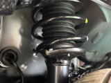 お車を安心してお乗りいただく為には、足回りの定期点検が欠かせません。サービスサポート(有償保証)では無料点検もご提供しており、安心のカーライフをお過ごしいただけるサポート体制が整っています。