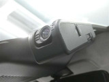 【ドラレコ搭載車】今や必需品のドライブレコーダー搭載車です。万が一のトラブルのときにも役に立つドライブレコーダーを装備しています。側面衝突や幅寄せ・割り込み対策に!