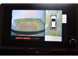 バックモニター付き。車両後方の映像が画面に表示されるので、車庫入れが苦手な人も安心です。ただし、目視確認もお忘れなくお願いいたします。