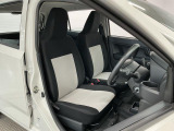 【運転席・助手席】内装ルームクリーニング済みです。しっかり綺麗にしていますので、是非、お確かめください。車に自信があるからこそ、是非一度ご来店頂き内外装も見てもらえると幸いです。