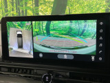 【アラウンドビューモニター】専用のカメラにより、上から見下ろしたような視点で360度クルマの周囲を確認することができます☆死角部分も確認しやすく、狭い場所での切り返しや駐車もスムーズに行えます。