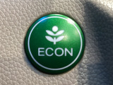 ★ECONスイッチ★ エコドライブを加速しよう!スイッチをONにすると、運転の仕方によるロスを抑え込み燃費をよくするようクルマが頑張ります(*^ー^*)燃費向上にチャレンジ♪