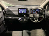 ドライバーのかたと助手席のかたが座るシートです。実際お座りいただくのが、分かりやすいと思います。お気軽にご来店ください!