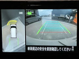 クルマを空から見たような映像が映る、アラウンドビューモニターで、車両周辺の安全確認も一目できます!小さなお子様や障害物も確認できるので、運転のしやすさだけでなく事故防止にも役立ち安心して駐車できます♪