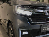 【LEDヘッドライト】ディスチャージヘッドライト(HID)と同等の明るさで、夜道や雨天走行が明るく視界良好!! フォグライトも装備で、安心感さらにUPです♪安心ドライブを楽しんで下さい♪