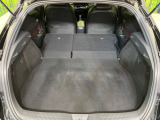 普段のお買い物や通勤、送迎等に十分な荷室スペースを確保しております。セカンドシートを倒すと、大きな荷物の積載も可能です♪