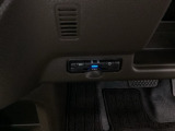 【ETC車載器】カードを挿すだけでゲートをスルー。利用には車両情報を登録する「セットアップ」が別途必要です。