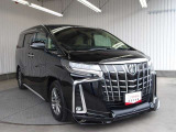 TRDフロントスポイラーを装着し、より存在感を増したエクステリアとなっております!