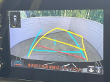 【バックカメラ】駐車時に後方がリアルタイム映像で確認できます。大型商業施設や立体駐車場での駐車時や、夜間のバック時に大活躍!運転スキルに関わらず、今や必須となった装備のひとつです!