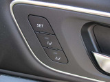 運転席シートはシートポジションを2名分記憶させることが出来るので便利です。