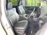 運転席シート廻りは使用感も少なく、良好な状態となっています。丁寧に使われていたことがよくわかりますね。