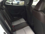 後席足元も広々空間!!