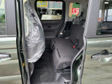 信頼と安心のアップルです。当店で買取をした車を厳選して並べさせて頂いております!下取りのご相談もお気軽に御相談ください!御不明な点・ご質問はお店までご連絡を下さい。無料電話 0078-6003-597420 です。