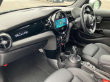 車両の状態や装備などご不明な点がございましたらお気軽に問い合わせ下さい。 弊社セールスコンサルタントが親切丁寧にご対応させていただきます。お問合せは電話(0078-6002-621052)かメールにてご相談下さい。