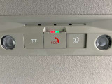 あおり運転をされても安心!緊急通報も可能、ボタンを押すだけでオペレーターにつながるSOSコール付。(別途登録費用が必要となります。)