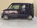 お求めやすいい価格帯のお車ですが状態重視で仕入れを社長自ら行っております。