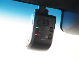 ◆ドライブレコーダー◆映像・音声などを記録する自動車用の装置です。 もしもの事故の際の記録はもちろん、旅行の際の思い出としてドライブの映像を楽しむことができます。