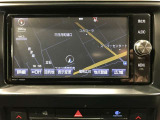 純正ナビを装備。タッチパネル式で使いやすく、お出かけもラクラクです。