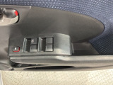 当社の車両には『安心して車選びをしていただくために』お支払い総額を表示しております。税金、自賠責保険料、登録費用、リサイクル料金が含まれており、県内登録及び届出で店頭納車の場合になります。