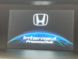 【メーカー純正ナビ】インテリアに溶け込むスタイリッシュな「専用設計」メーカーナビを装備♪視認性や操作性など基本性能にも優れ、より上質なカーライフをお楽しみいただけます。