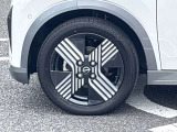 高級感引き立てるアルミ装着車。お洒落は足元からですね!