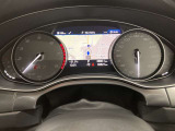 ドイツ車には特徴があり、メーターのメモリに一部色がついています。これはドイツでは推奨速度という考えがあるためです。安全で快適に走る際に適している速度を指しています。
