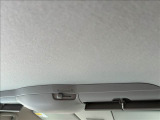 後部座席には車内の空気を効率よく循環させるサーキュレーター付きで、夏には涼しく、冬には暖かく、後部座席でも快適に過ごすことができます。