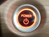 【スマートキー】持っているだけでエンジン始動や、ドアロックの開閉まで出来ちゃう賢く便利なスマートキーを装備!暗くなってもキー穴を捜す必要が無くとっても便利ですから人気の装備です♪
