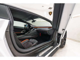 Interior trim in leather with S-TrimPillars and windscreen frames in leatherRear bench and sill cover inner part in leatherInterior details in high gloss black