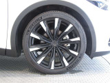 R7年式夏タイヤ225/45R21ミシュラン製です。