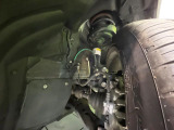 お車を安心してお乗りいただく為には、足回りの定期点検が欠かせません。サービスサポート(有償保証)では無料点検もご提供しており、安心のカーライフをお過ごしいただけるサポート体制が整っています。