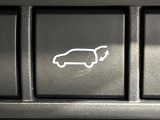 【パワーバックドア】スマートキーや運転席のボタンを押すだけでリアゲートが自動で開閉します!荷物を持っている時や、高い位置にあるバックドアを閉める際に便利な機能です♪