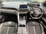 美しく張りつめた空気感を醸し出す新世代の『i-Cockpit』は、新しい刺激と高揚が待っています