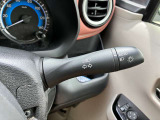 オートライト機能付きです♪またハイビームアシストで、先行車または対向車や周囲の明るさなどに応じ、自動的にハイビーム(上向き)とロービーム(下向き)を切り替えます♪