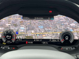 バーチャルコックピットでは、メーターやオーディオ操作、電話選択、地図の確認が可能。パネル内に高解像度の液晶ディスプレイを配置しております。