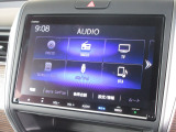 純正9インチメモリーナビ(VXM-227VFNi)を装着しております。AM、FM、CD、DVD再生、Bluetooth、音楽録音再生、フルセグTVがご使用いただけます。初めて訪れた場所でも安心ですね!