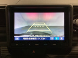 バックでの車庫入れも安心です! リアカメラが付いているバックモニター付のナビを装備しております。操作線もついており距離感も画面から確認できます。