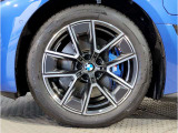 【BMWアロイホイル】軽量かつ強度に拘ったアロイホイル。走行性能ポテンシャルを引き出す設計。車の足元を引き締めてくれる大きなポイントはアロイホイルです。