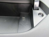 運転席前にUSBソケットがあります♪♪ここでスマホの充電できちゃいます♪♪