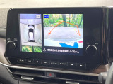 【アラウンドビューモニター】専用のカメラにより、上から見下ろしたような視点で360度クルマの周囲を確認することができます☆死角部分も確認しやすく、狭い場所での切り返しや駐車もスムーズに行えます。