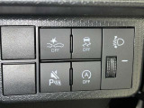 アイドリングストップ機能がついているので、停車時にエンジンを止めて燃料消費を抑えます。環境にもお財布に優しいですね♪