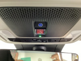 Honda CONNECTサービス対応車です。Honda CONNECT用緊急通報ボタン/トラブルサポートボタンが付いています。