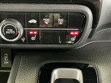 運転席/助手席シートヒーターで寒い日もすぐに温かくなり快適に過ごせます。2段階の温度調整が可能です