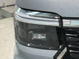 LEDヘッドライトは、点灯の瞬間から最大光量を発揮し、突然暗くなるトンネルなどでの安定感を高めます。