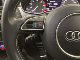 地図情報や車両情報などをステアリングのスイッチから操作して表示できます。