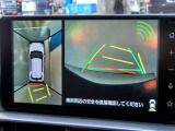 パノラミックビューで車庫入れも安心